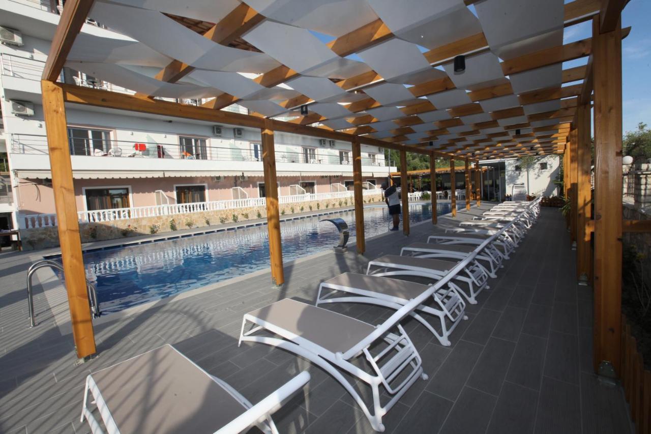 Hotel Riviera Borsh Esterno foto