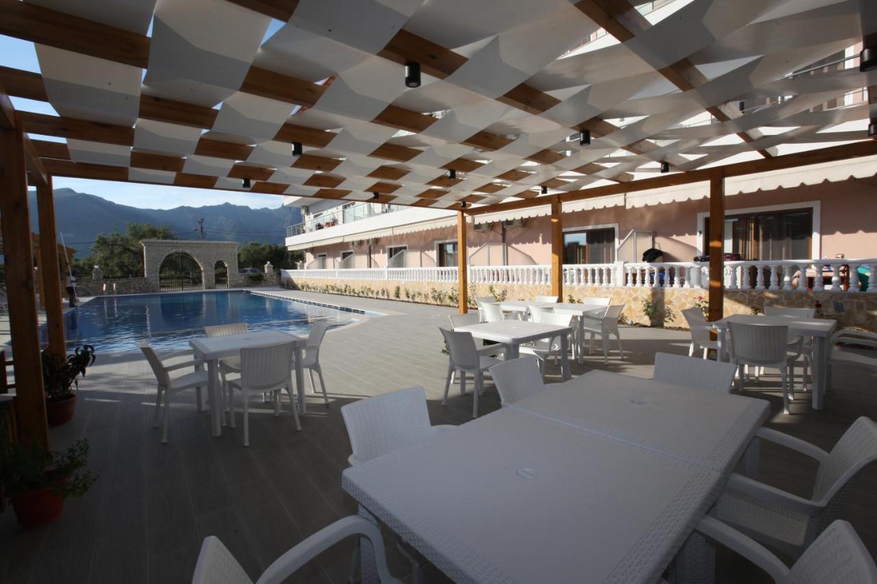 Hotel Riviera Borsh Esterno foto