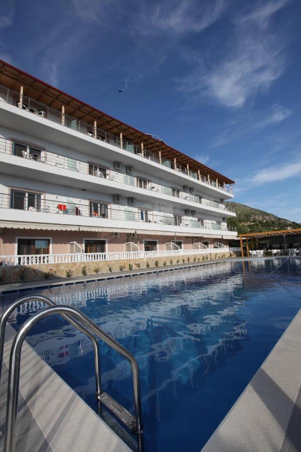 Hotel Riviera Borsh Esterno foto