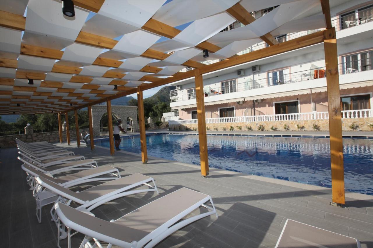 Hotel Riviera Borsh Esterno foto