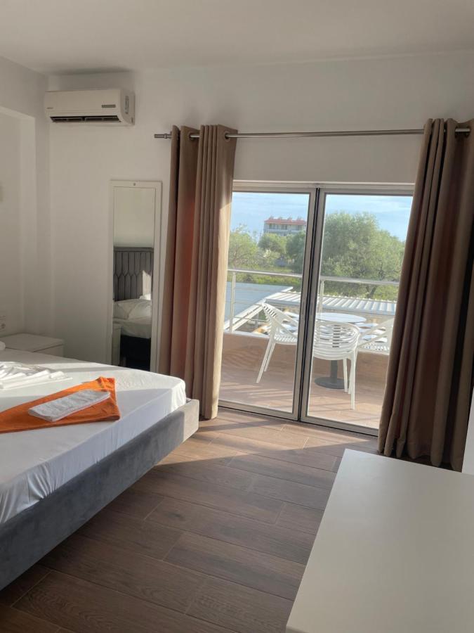 Hotel Riviera Borsh Esterno foto