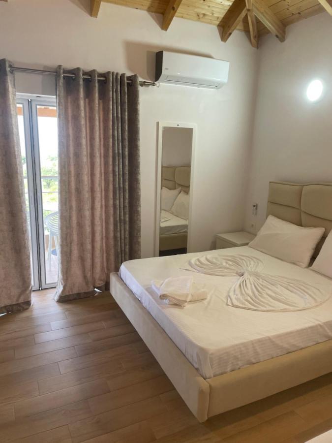Hotel Riviera Borsh Esterno foto